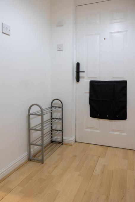 Morden London Apartment, By The Sea With Free Parking Exterior foto